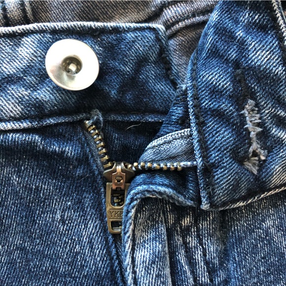 GU (Uniqlo Sister Brand) Acid Wash Skinny Jeans - Picture 4 of 9